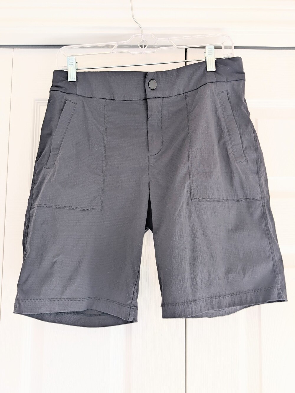 Athleta Stretch Nylon Trekkie Bermuda Shorts Gray Lightweight Sz 10